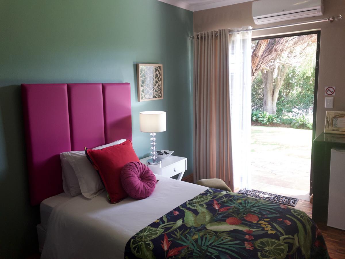 The Hedge Guesthouse Kuruman Extérieur photo