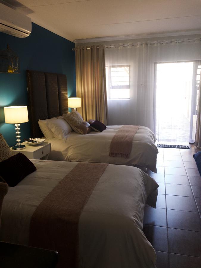 The Hedge Guesthouse Kuruman Extérieur photo
